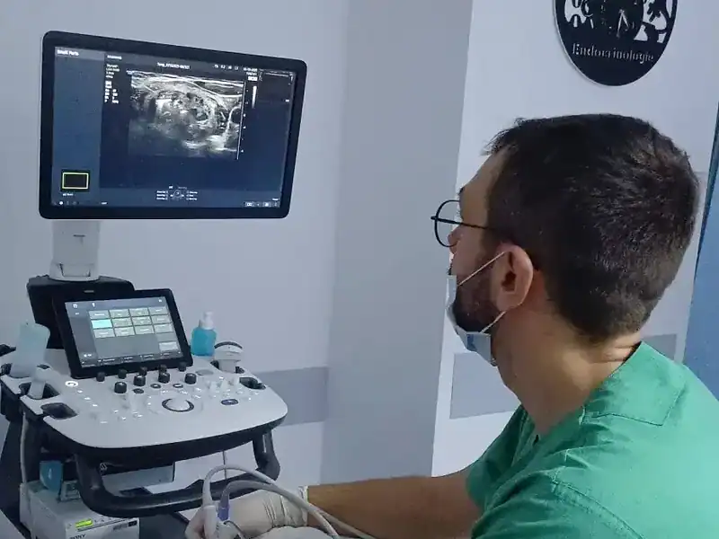 Spitalul Universitar de Urgență București implementează ablația cu microunde pentru noduli tiroidieni