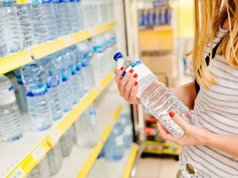 Sticlele de plastic se transformă pentru un viitor mai sustenabil și mai ecologic