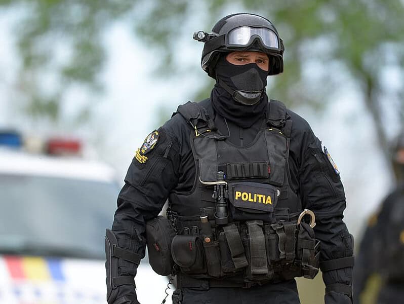 Birouri ale Ministerului Sănătății sigilate în ancheta privind diplomele medicale falsificate