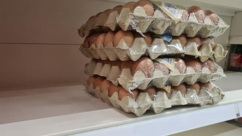 Criza ouălor în magazinele din România este doar o problemă comercială temporară