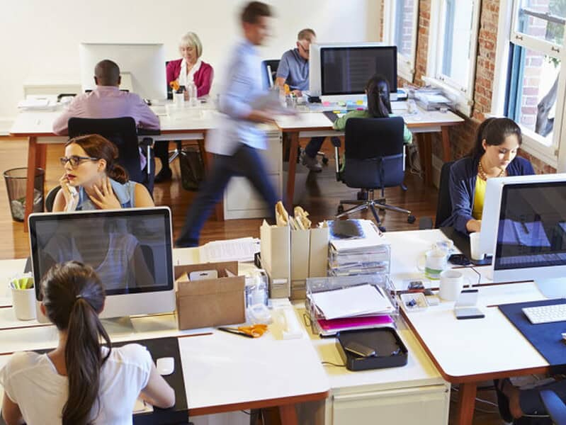 Ministerul Muncii propune prime pentru tineri și subvenții pentru mame cu trei copii