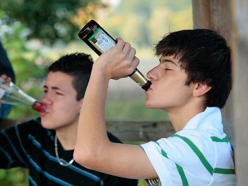 România, pe primul loc în UE la consumul de alcool cu 12,3 litri per persoană în 2023