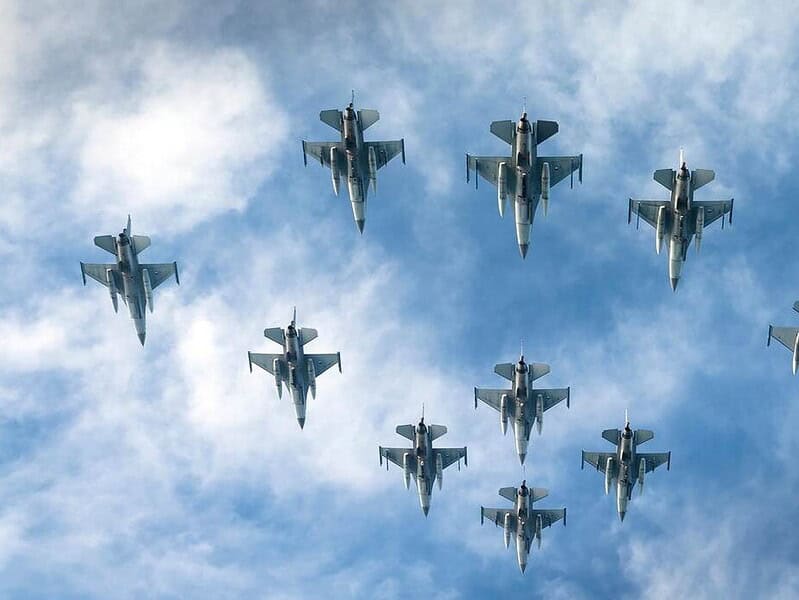 România primește 18 avioane F-16 de la Olanda pentru instruirea piloților NATO