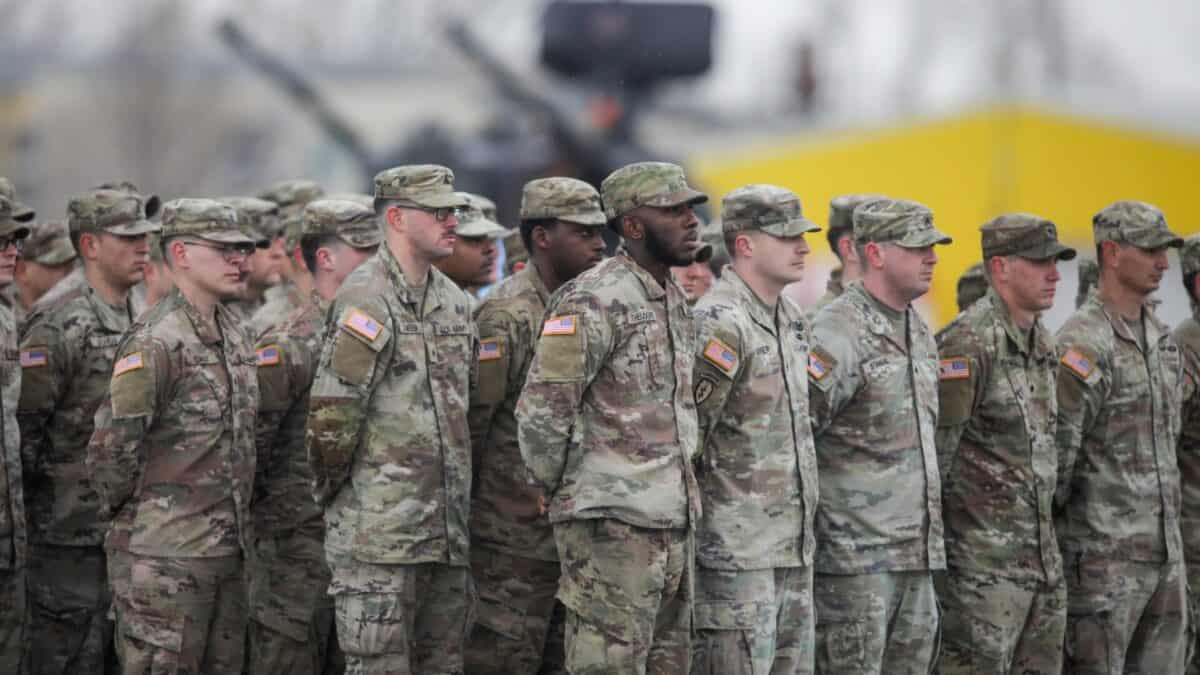 România rămâne cu o mie de militari americani în contextul redimensionării trupelor NATO
