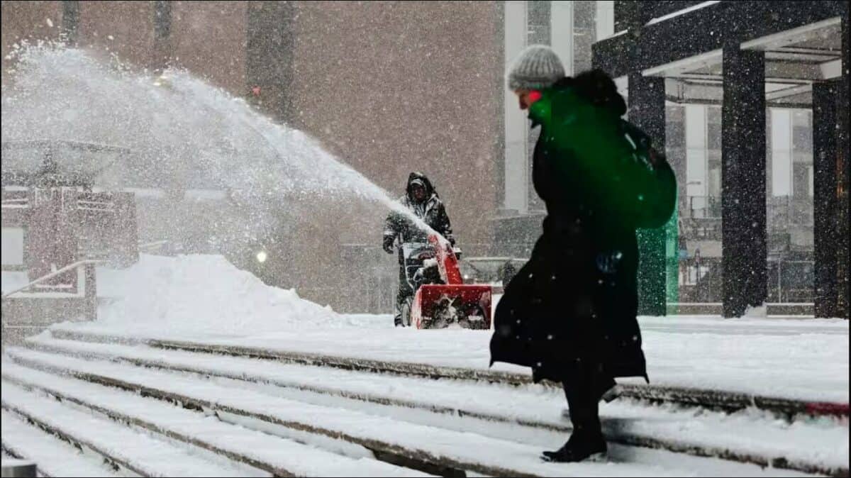 România se pregătește pentru vreme extremă din cauza ciclonului Adel