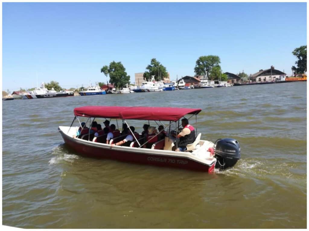 salupa turisti sulina