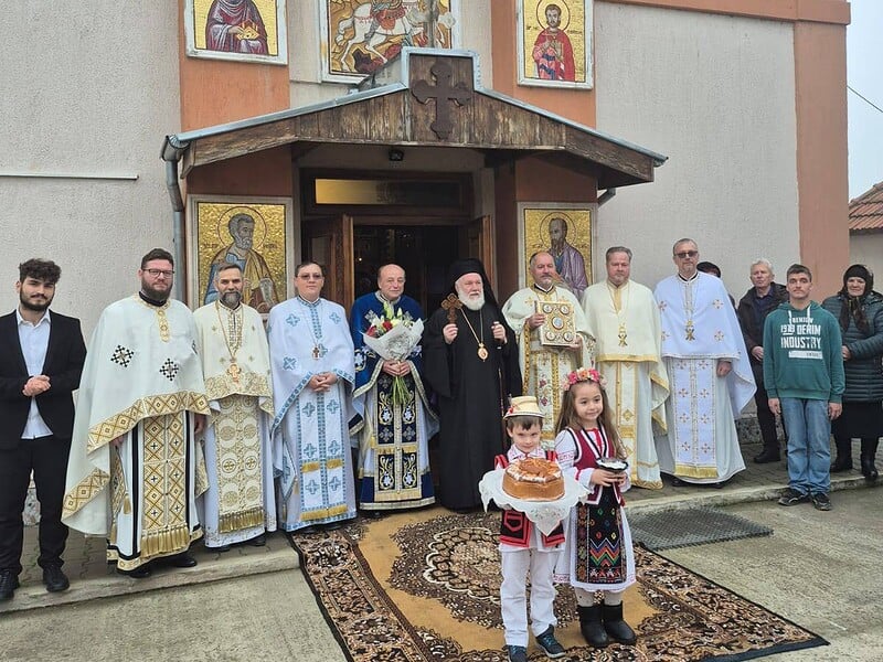 sfintire mineri intrare