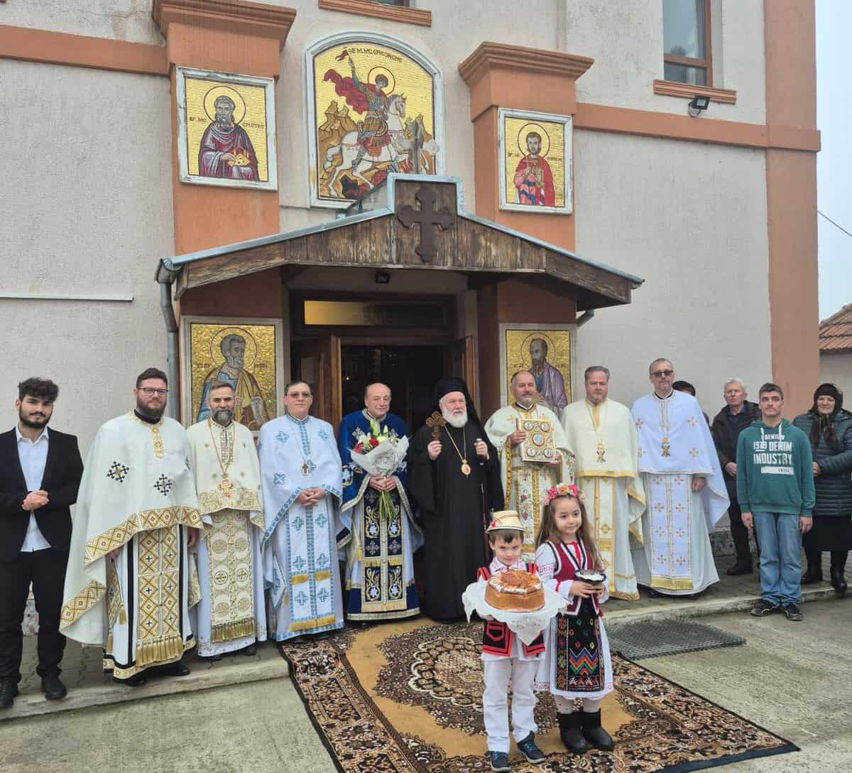 sfintire mineri intrare