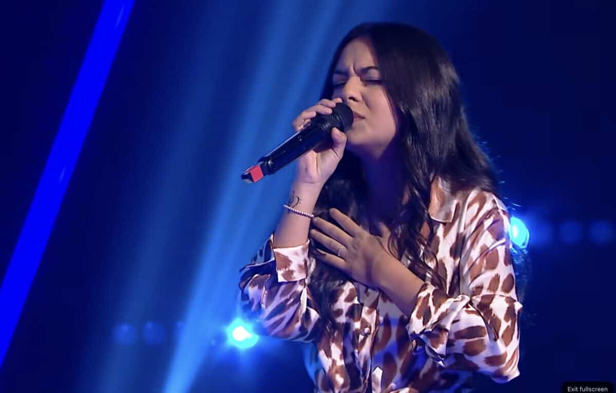 Sunamita Beza a cucerit Vocea României cu o interpretare emoționantă a piesei „Una palabra”