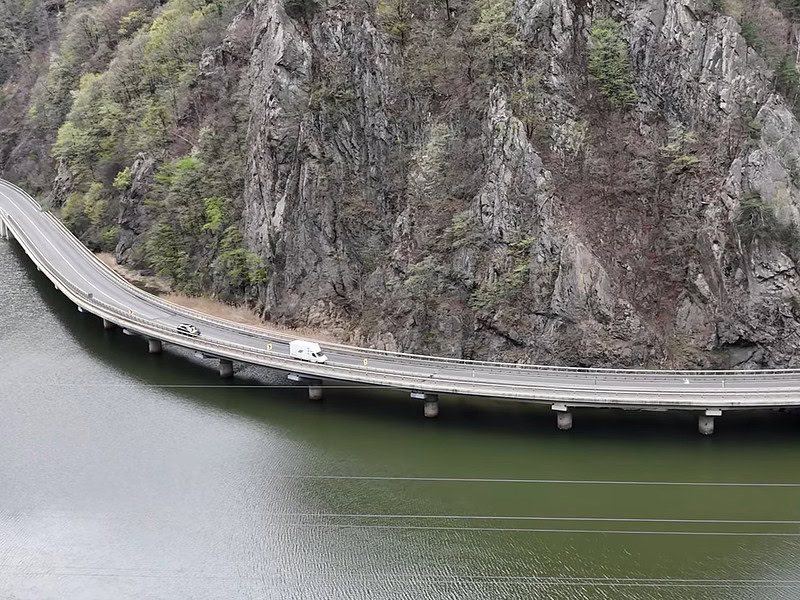 Vremea rea persistă în toată țara cu ploi abundente și cod galben în opt județe