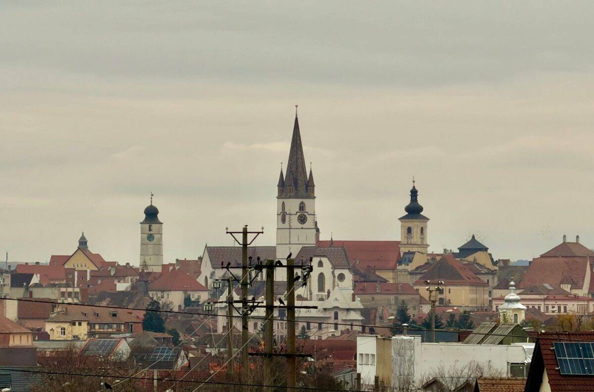 Weekend ploios în toată țara cu intensificări ale vântului și ninsori în zonele montane