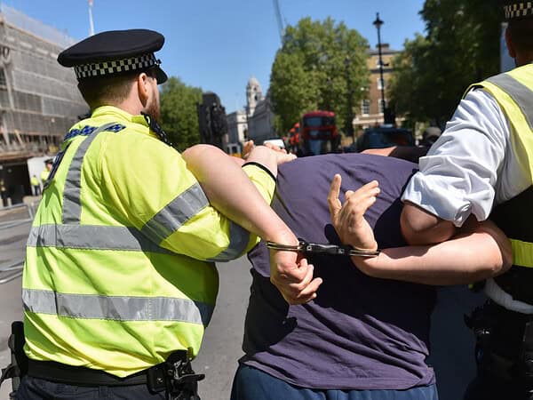 Bărbat român dat în urmărire internațională arestat în Marea Britanie după un accident mortal