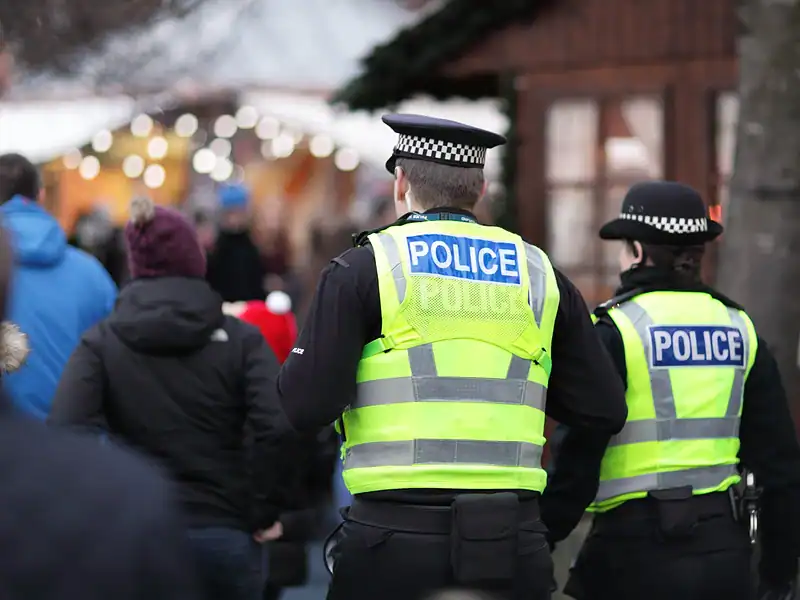 Cinci bărbați condamnați la aproape 40 de ani de închisoare pentru abuzuri sexuale asupra copiilor