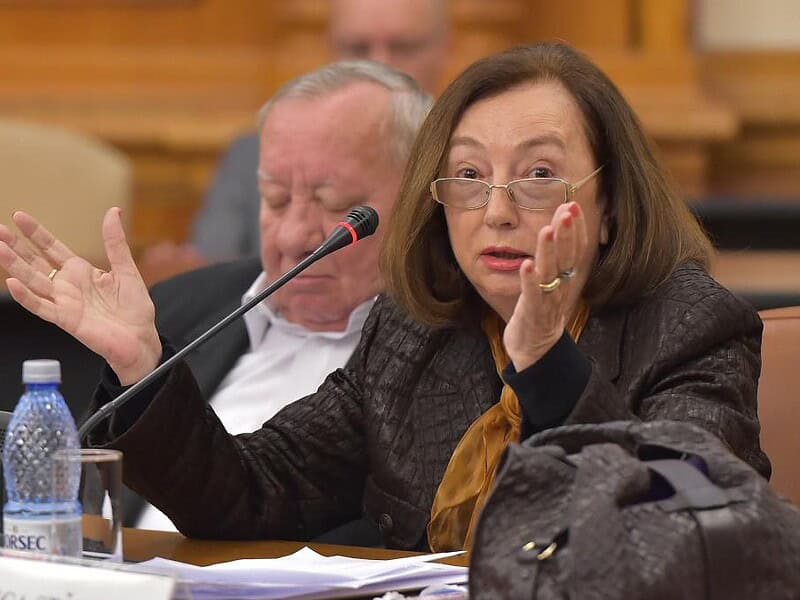 Deshumarea fostului ministru Rodica Stănoiu dă naștere unui dosar penal pentru moarte suspectă