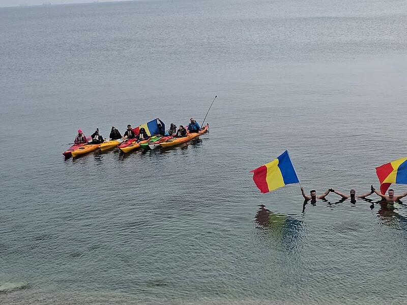 hora in marea neagra 1