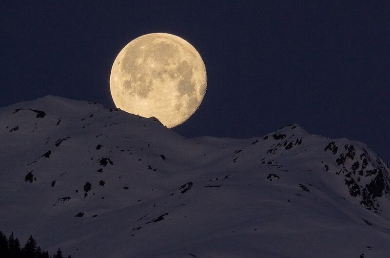 Luna Rece din 4 decembrie 2025 va străluci pe cerul iernii pentru pasionații de astronomie