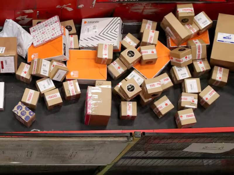 Noi taxe pentru coletele din afara Uniunii Europene începând cu 1 ianuarie 2026