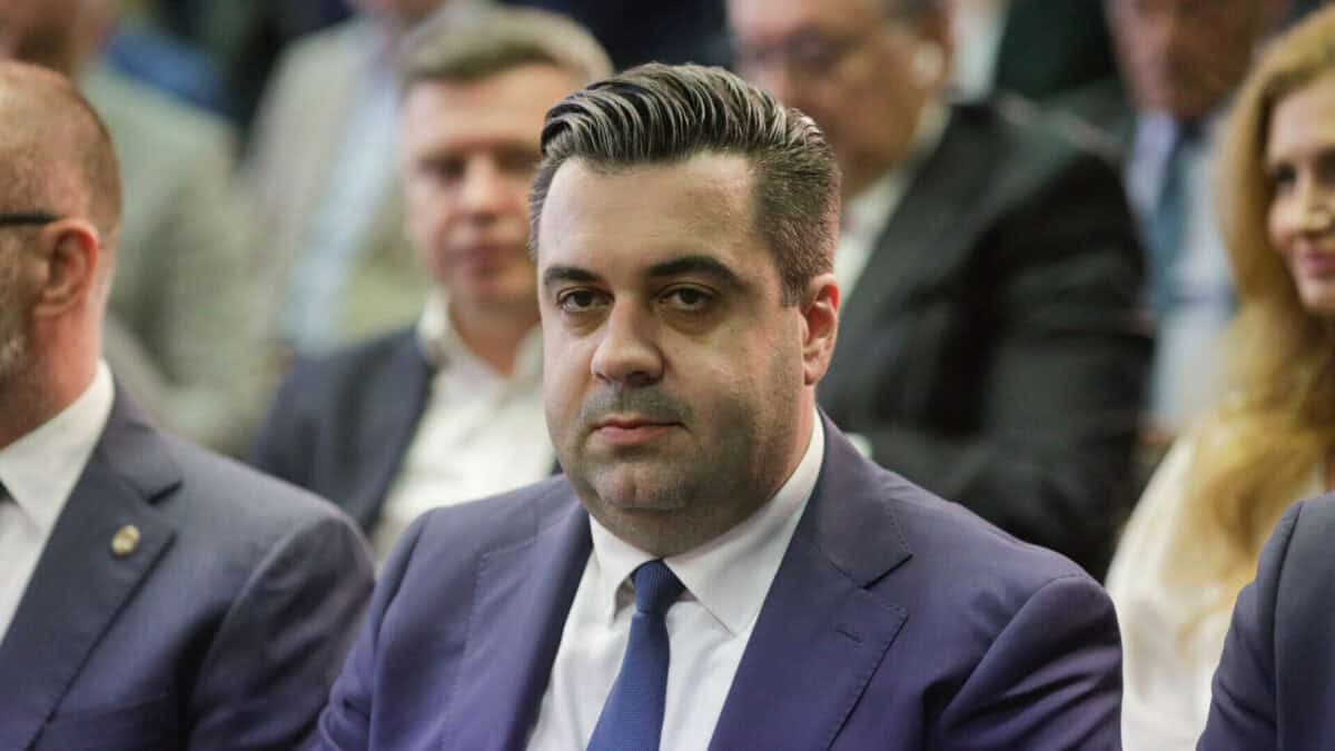 Procurorii DNA efectuează percheziții la fostul ministru Răzvan Cuc în dosar de corupție