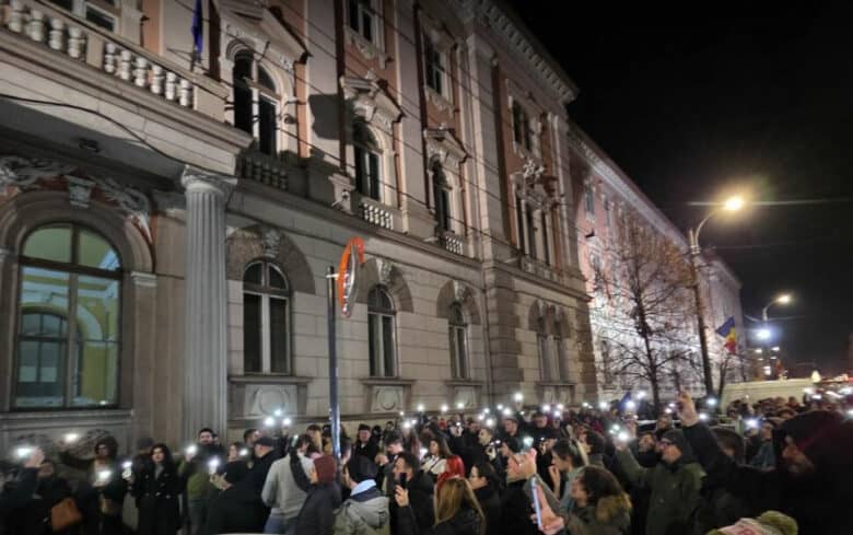 Proteste masive la București și Cluj cer demisia Liei Savonea și justiție independentă