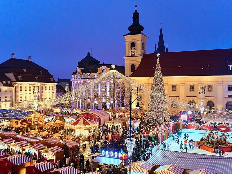 Românii caută informații despre evenimente politice și Târgul de Crăciun din Sibiu 2025