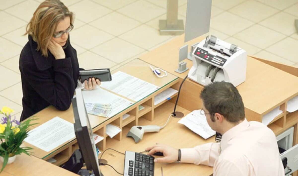 Scăderea ușoară a ROBOR aduce respiro financiar pentru debitorii în lei