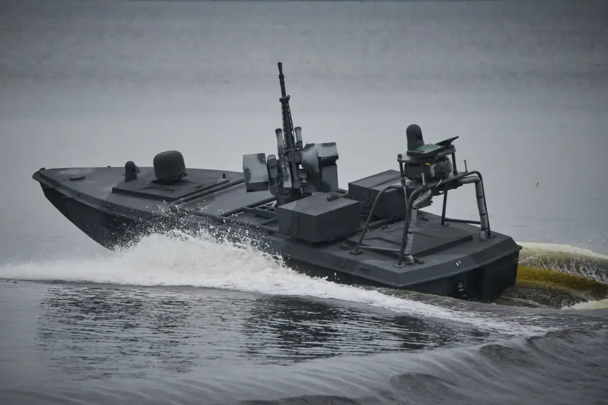 Scafandri militari neutralizează dronă maritimă periculoasă în Marea Neagră