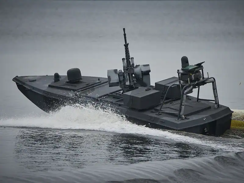 Scafandri militari neutralizează dronă maritimă periculoasă în Marea Neagră