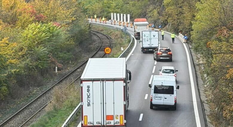 Traficul pe DN7 – Valea Oltului blocat de scurgeri de GPL, intervenție de urgență în curs