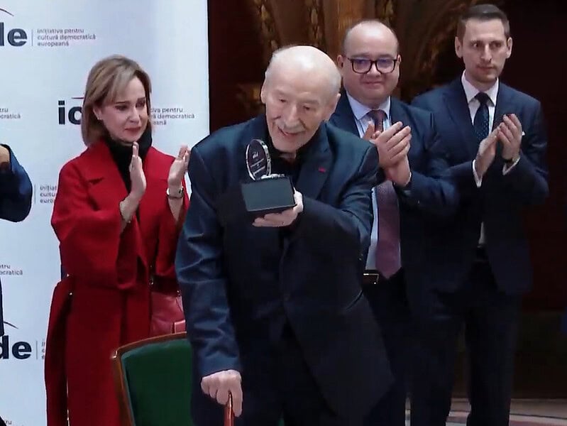 Victor Rebengiuc onorat cu premiul România Europeană 2025 în prezența unor personalități de seamă