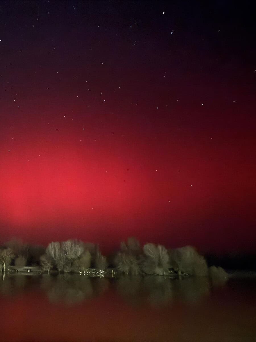 Aurora boreală surprinsă la Tulcea, spectacol rar pe cerul Deltei / foto