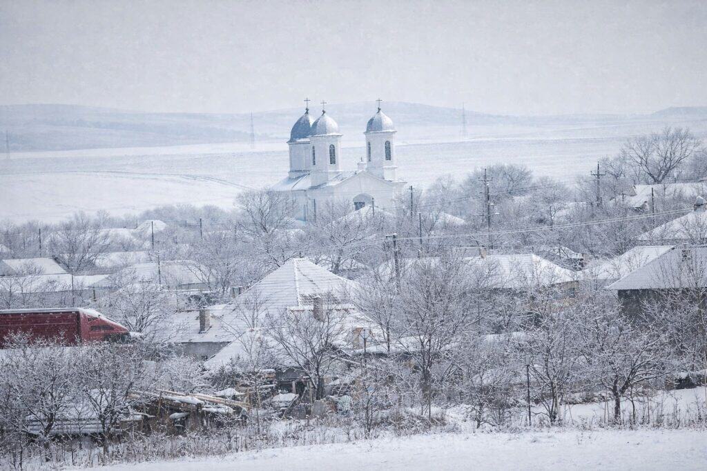 Prizonieră în propria casă la -10 grade! O bătrânică din Tulcea a cerut ajutor disperată pe Facebook / foto