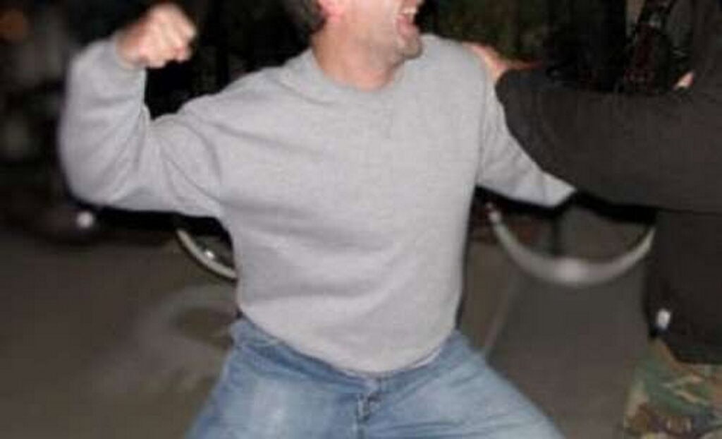 Bătaie la o stație de carburanți din Babadag. Două persoane rănite