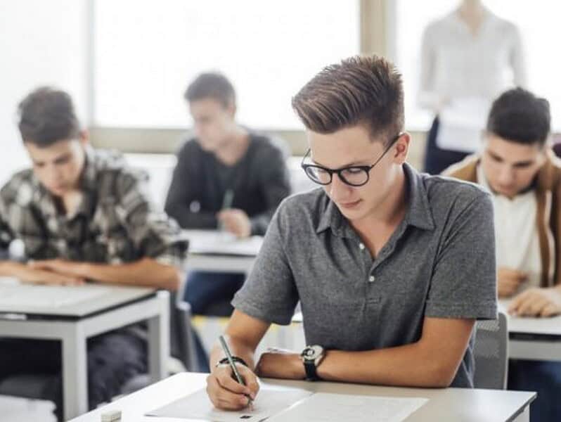 Elevii revin la școală pe 8 ianuarie odată cu startul Modulului 3 după vacanța de iarnă