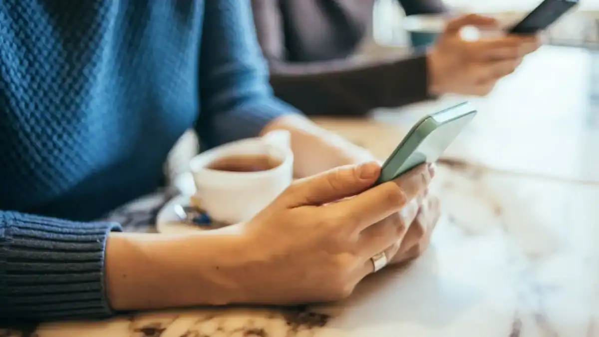 Experții avertizează despre riscurile rețelelor WiFi publice pentru siguranța datelor personale