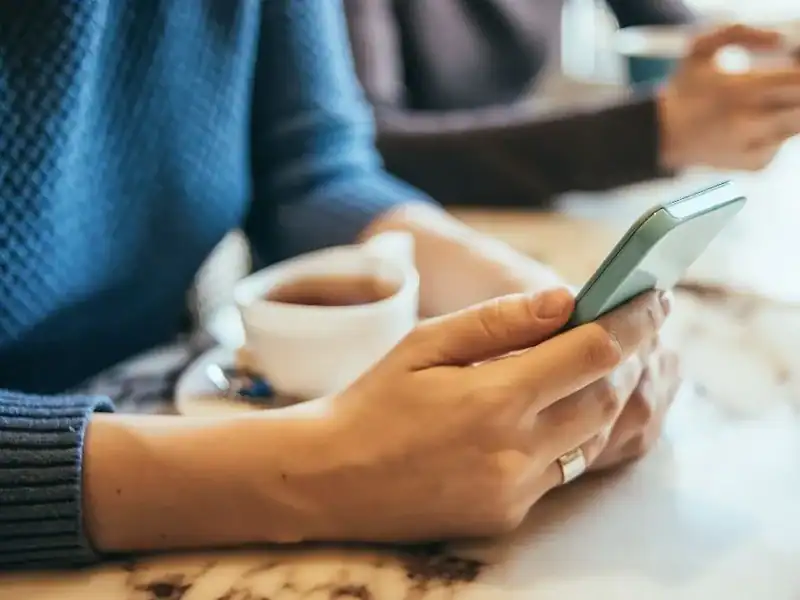 Experții avertizează despre riscurile rețelelor WiFi publice pentru siguranța datelor personale