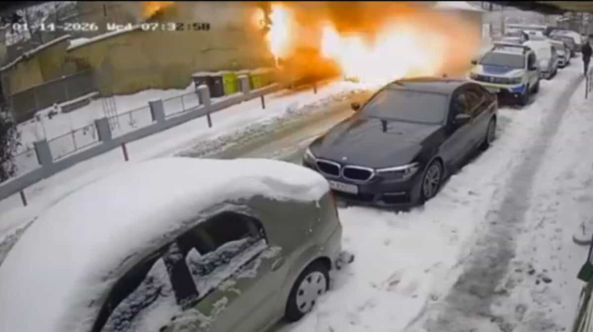 Explozie la Poliția Rutieră din Lugoj, doi polițiști răniți în urma incidentului