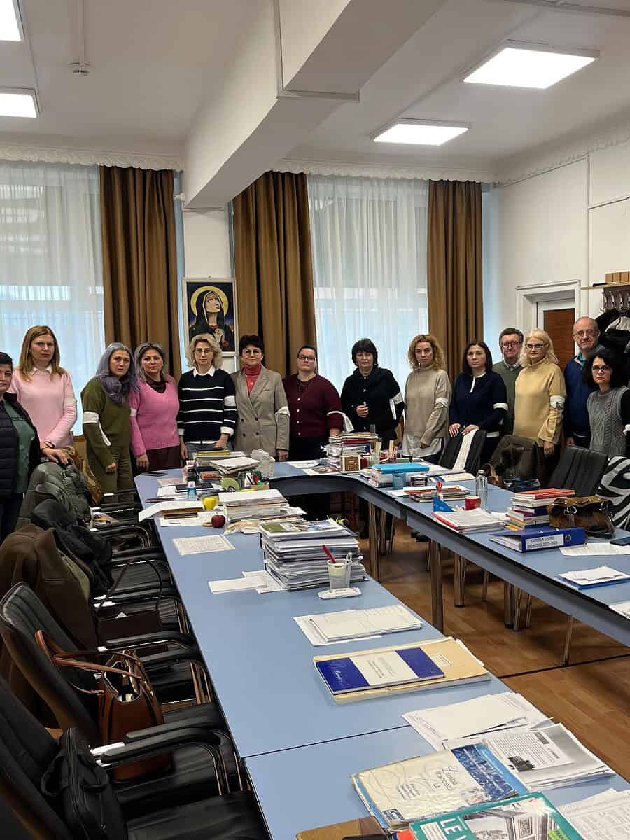 Profesorii din Măcin rup tăcerea: demisii în bloc din sindicat și pichetare anunțată la ISJ, în lipsa oricărui dialog