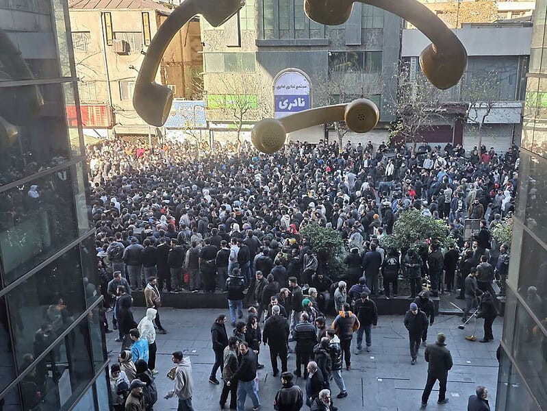 Iranul în flăcări după săptămâni de proteste sângeroase împotriva regimului de la Teheran