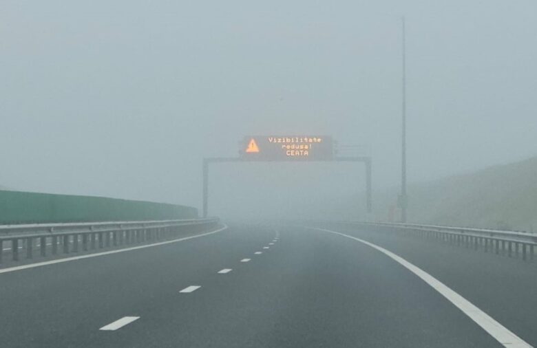 Traficul rutier se desfășoară normal, însă vremea creează dificultăți în mai multe județe