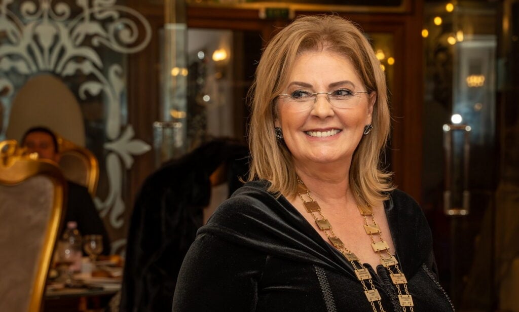 Viceprimarul din Tulcea, 55 de ani. Andaluzia Luca spune lucrurilor pe nume. Și noi: La mulți ani!