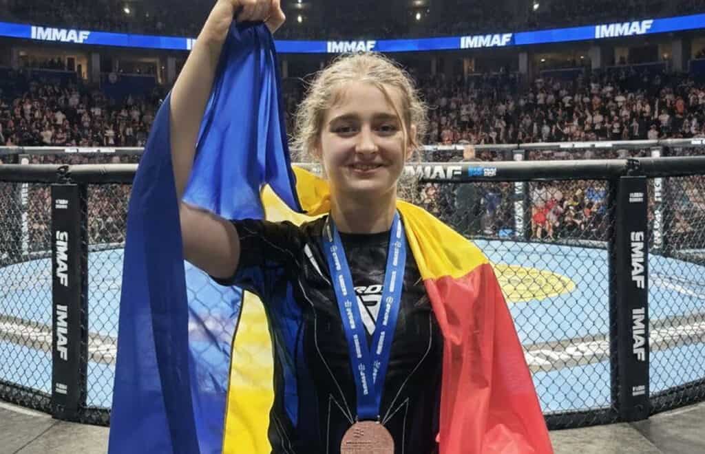 Tulceanca Cezara Tirlogeanu urcă România pe podiumul Europei la MMA. Medalie de bronz la EURO MMA 2026, la doar 17 ani / foto