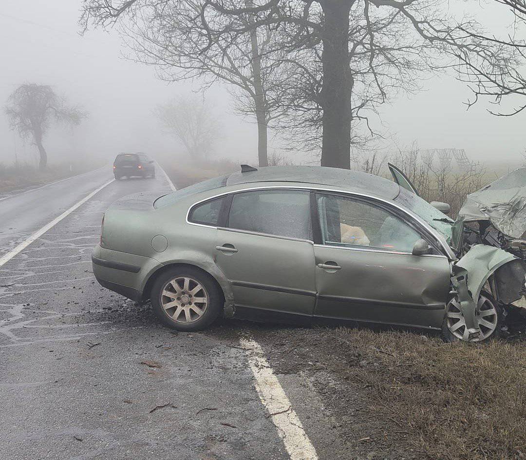 DEPĂȘIRE SINUCIGAȘĂ PE DN E87! Șofer rănit după un accident grav, poliția a deschis anchetă