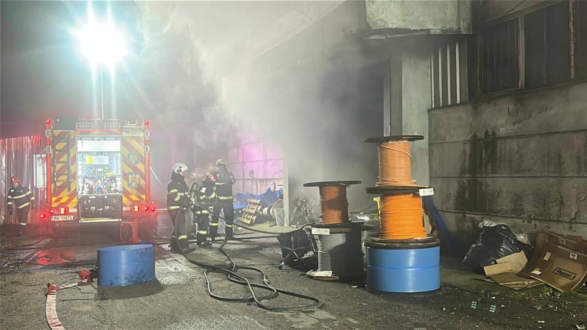 INCENDIU 2 FRIGORIFER