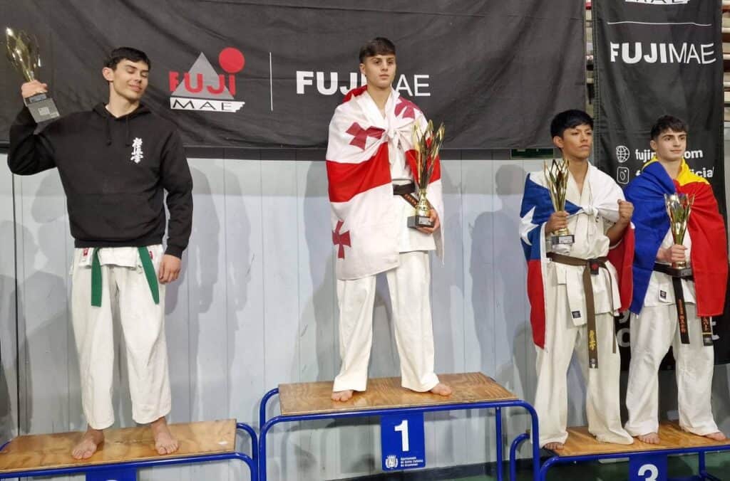 Bronz european pentru Tulcea! Adolescent de 17 ani, KO spectaculos în Spania și meci  transmis pe Digi Sport