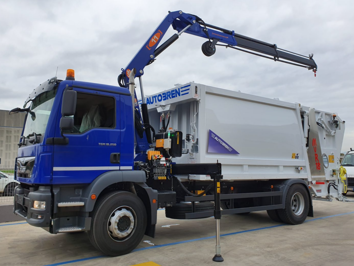 Autogunoiera de 789.000 lei care a aprins spiritele: licitație contestată, proces câștigat și contract semnat la Tulcea