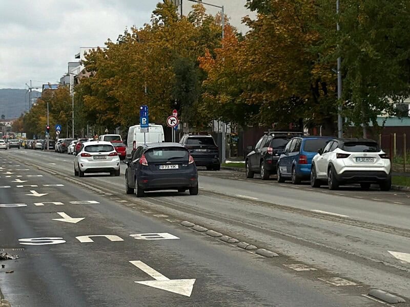 Ceața densă afectează circulația pe drumurile din România cu vizibilitate redusă în mai multe județe