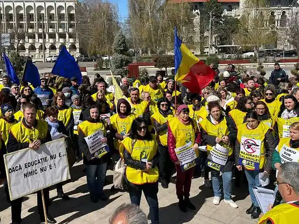 Federația Sindicatelor din Educație pregătește referendum pentru boicotarea simulărilor examenelor