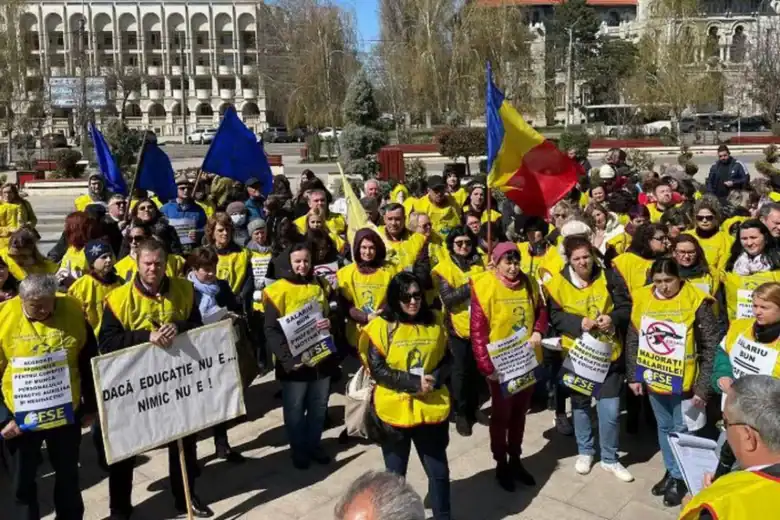 Federația Sindicatelor din Educație pregătește referendum pentru boicotarea simulărilor examenelor