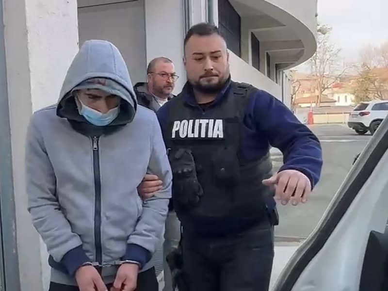 Strejoiu Florin, arestat pentru moartea copilului de 3 ani din Tulcea! Mama, acuzată că a asistat la agresiuni și nu a sunat la 112/ foto si video