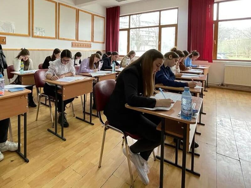 Guvernul suspendă programele culturale pentru elevi din cauza constrângerilor bugetare